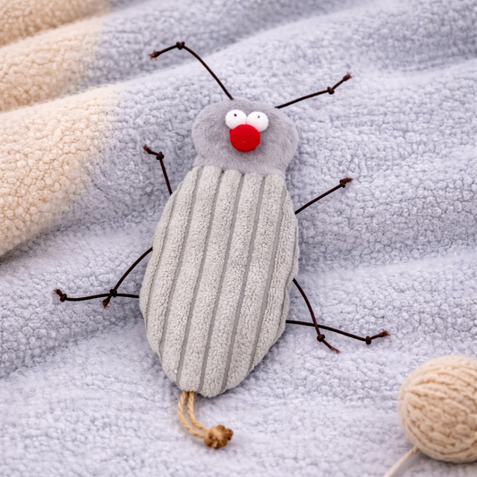 Interactive Plush Cockroach Cat Toy with Catnip – 16 cm Funny Bite & Kick Kitty Toy