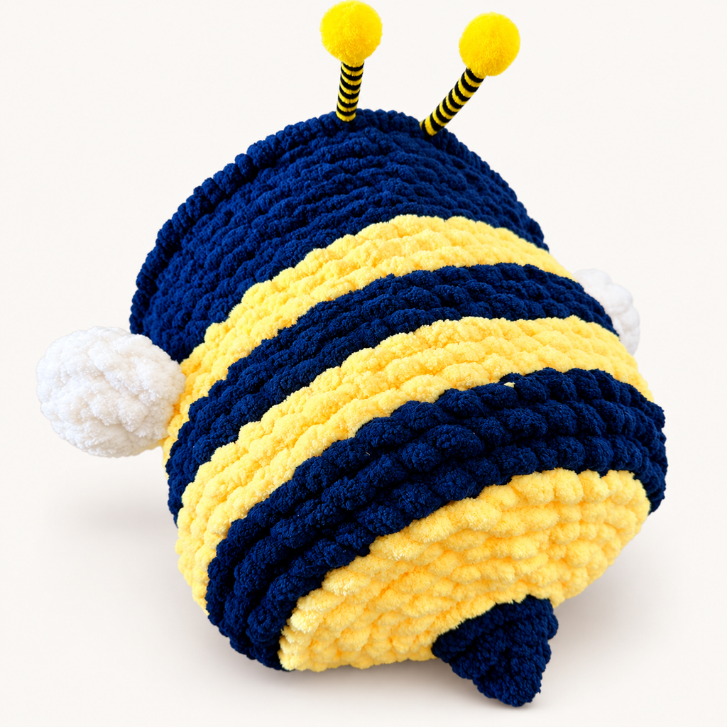 Chunky Knit Cave Bee back view on warm white background